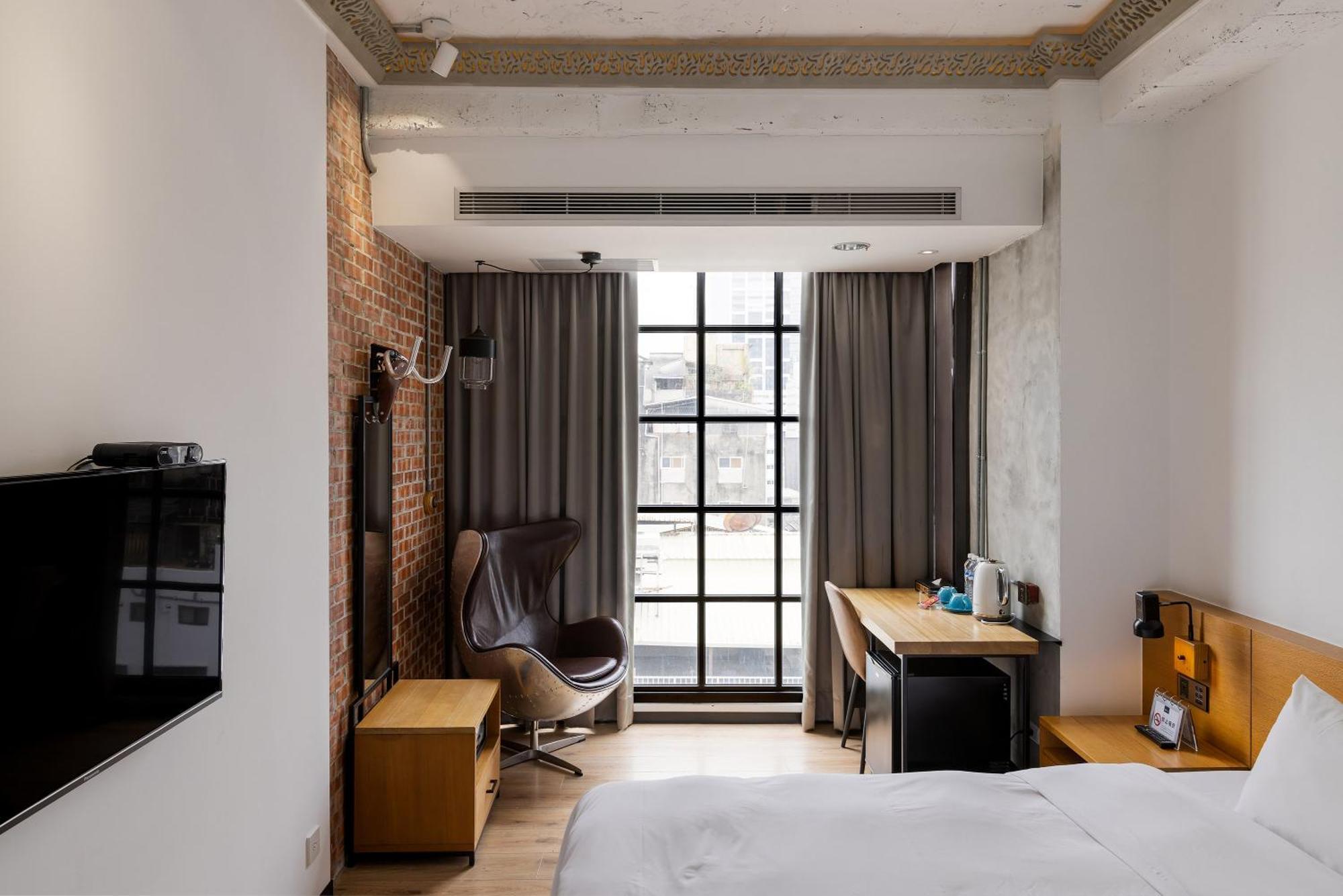 Bluesky Hotel Taichung Exterior foto