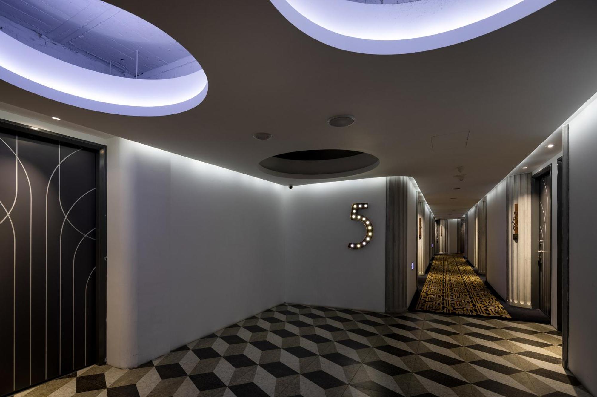 Bluesky Hotel Taichung Exterior foto