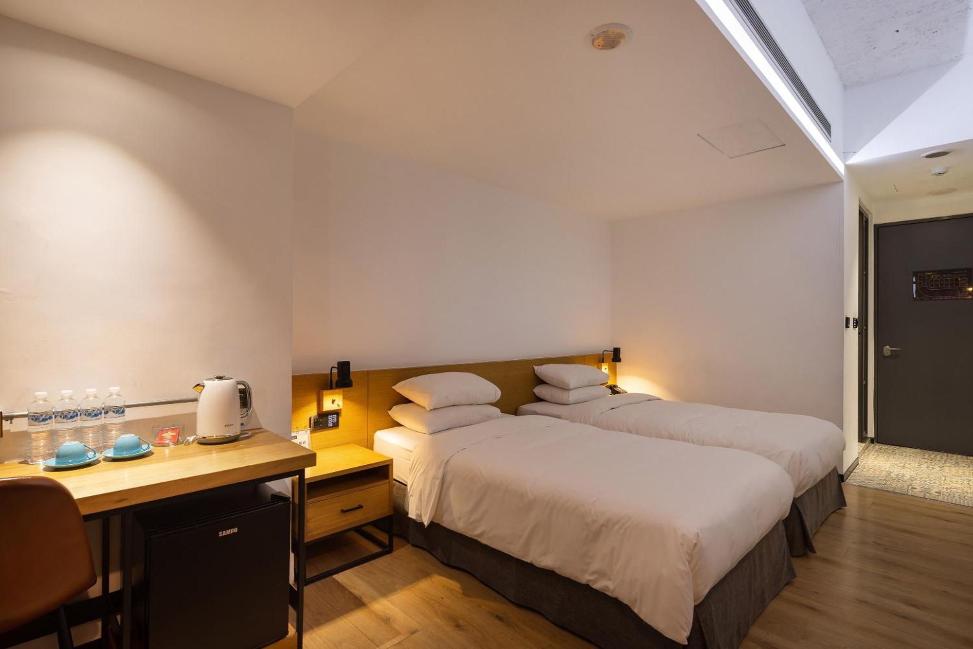 Bluesky Hotel Taichung Exterior foto