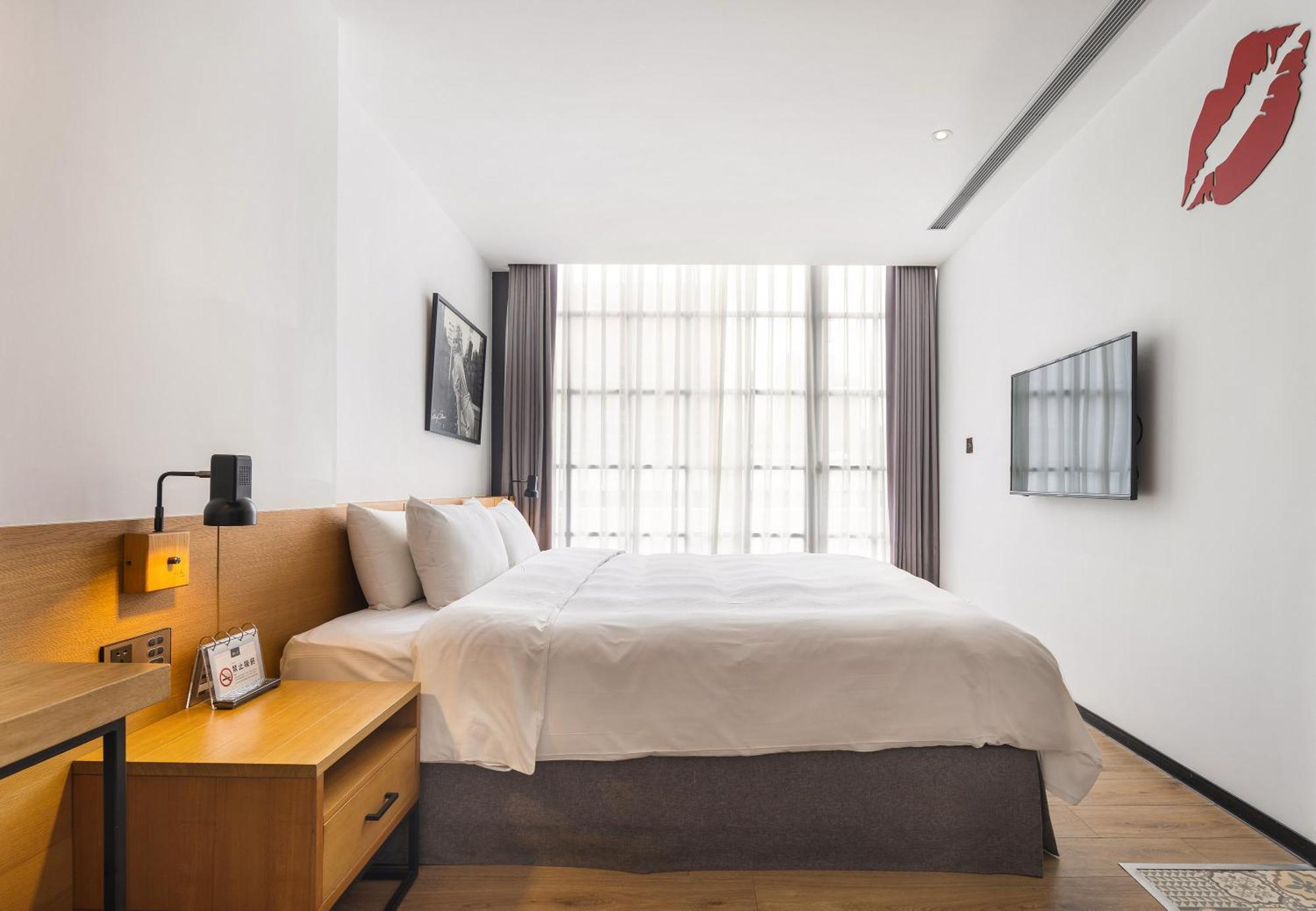 Bluesky Hotel Taichung Exterior foto