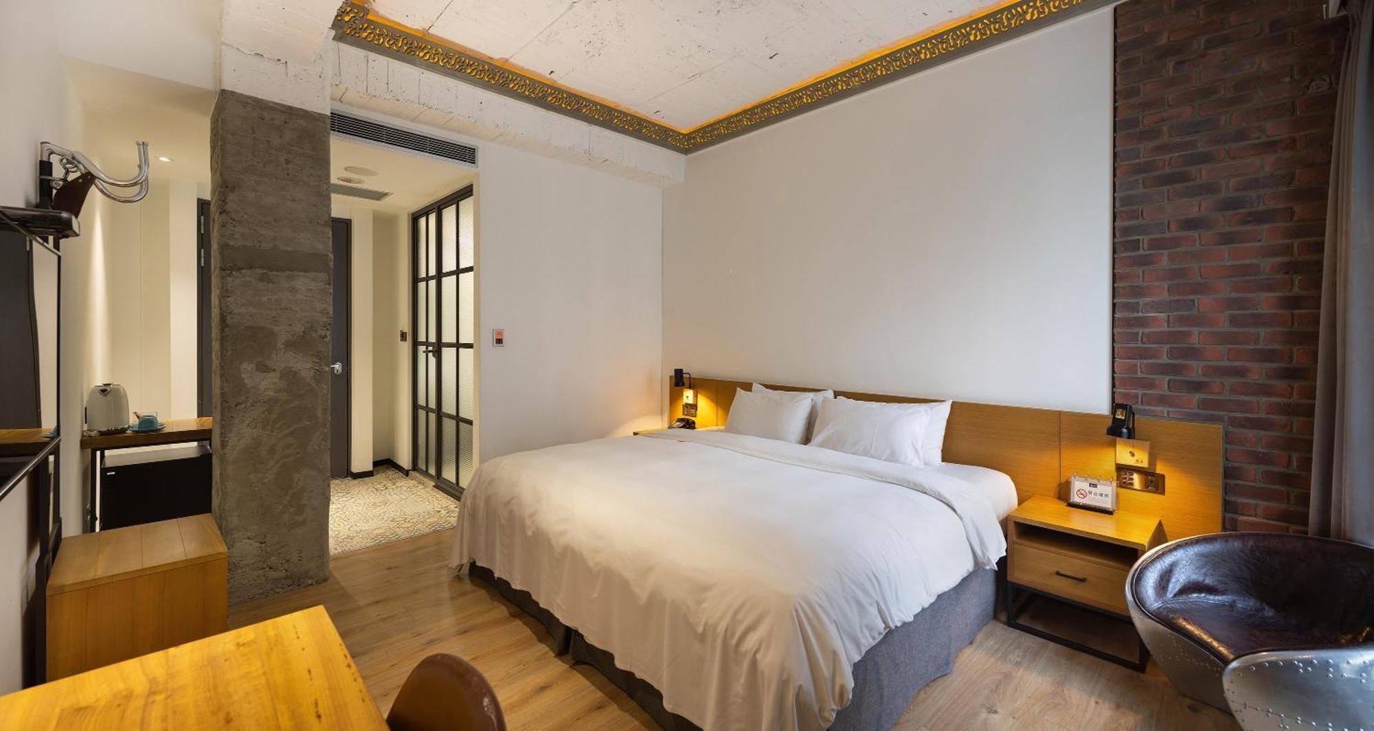 Bluesky Hotel Taichung Exterior foto
