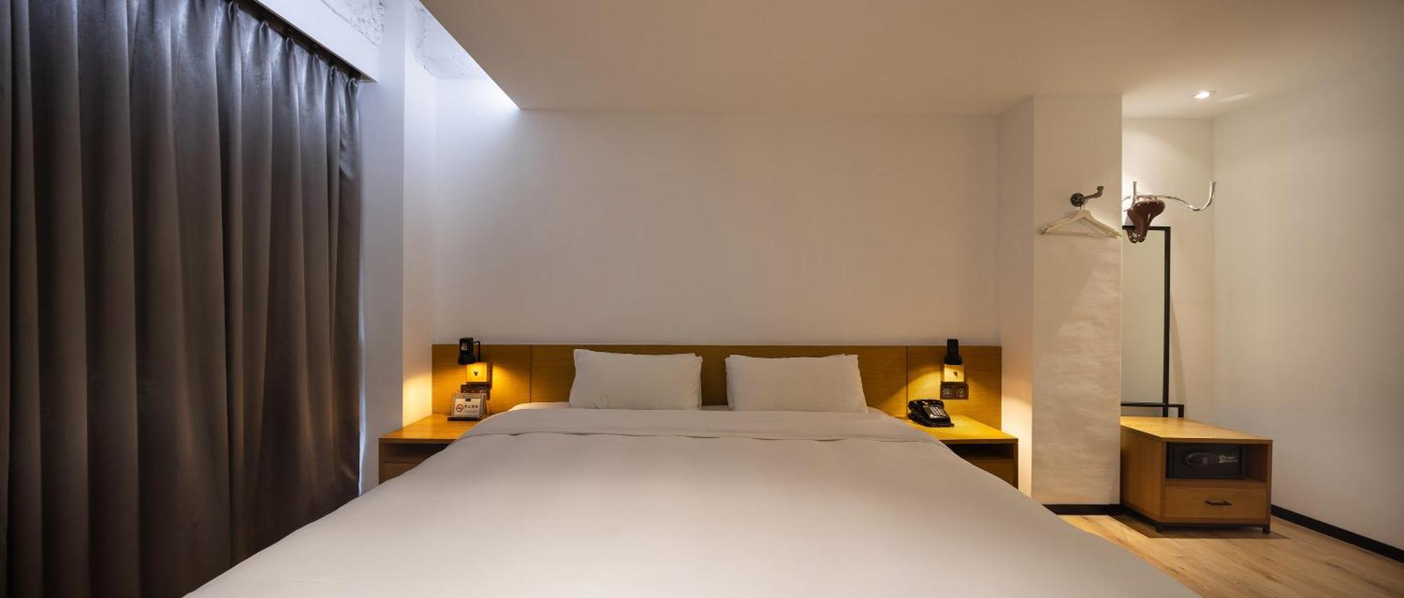 Bluesky Hotel Taichung Exterior foto