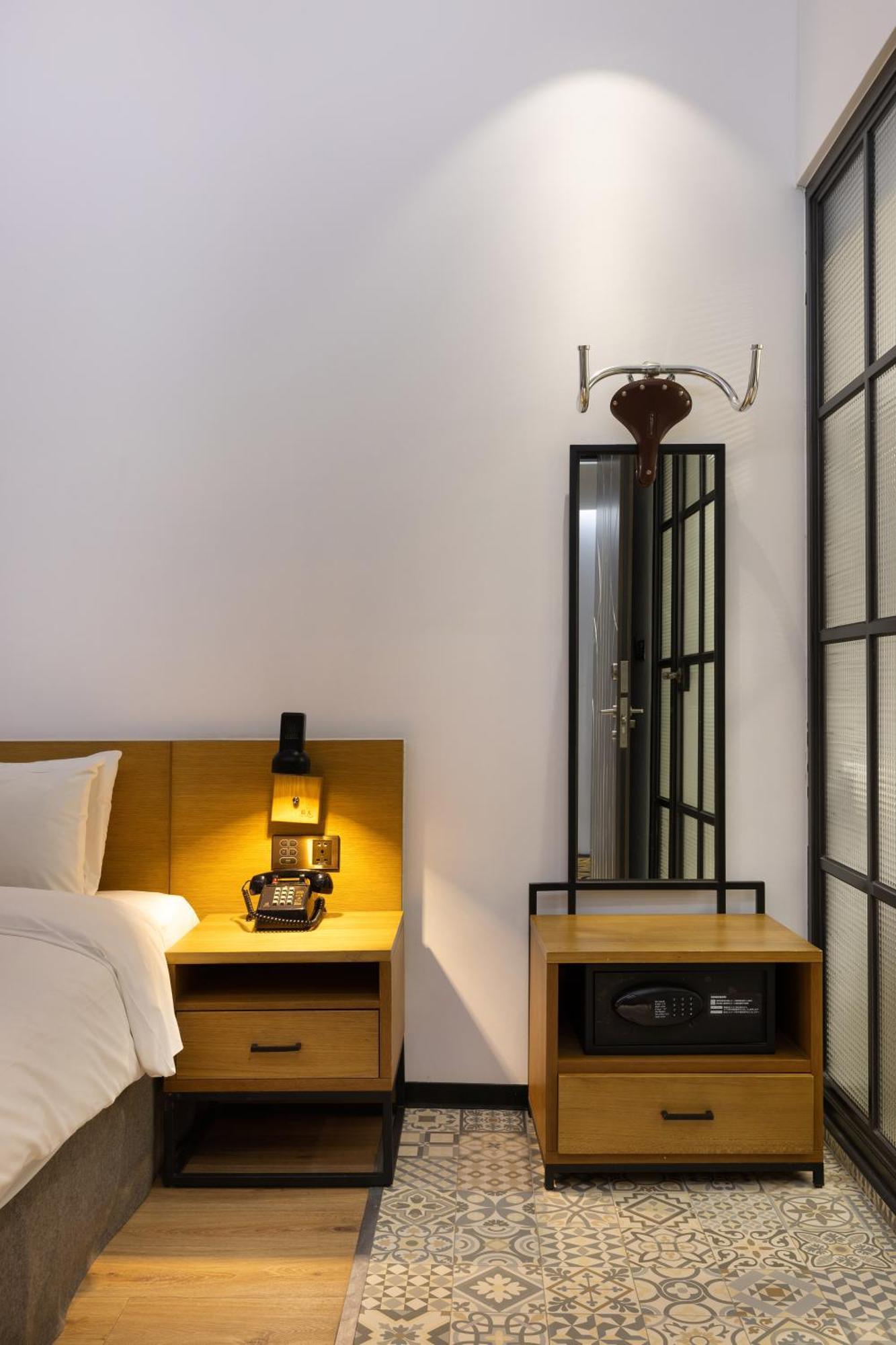Bluesky Hotel Taichung Exterior foto