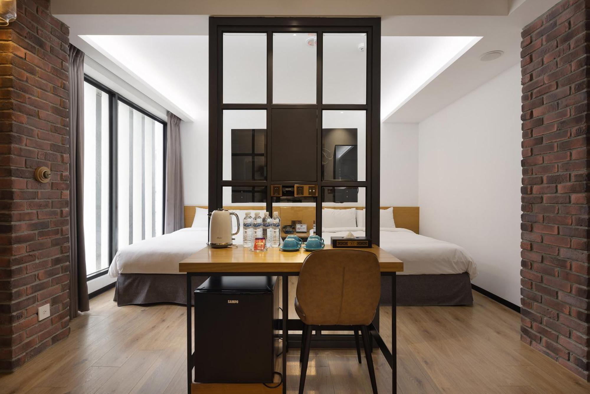 Bluesky Hotel Taichung Exterior foto