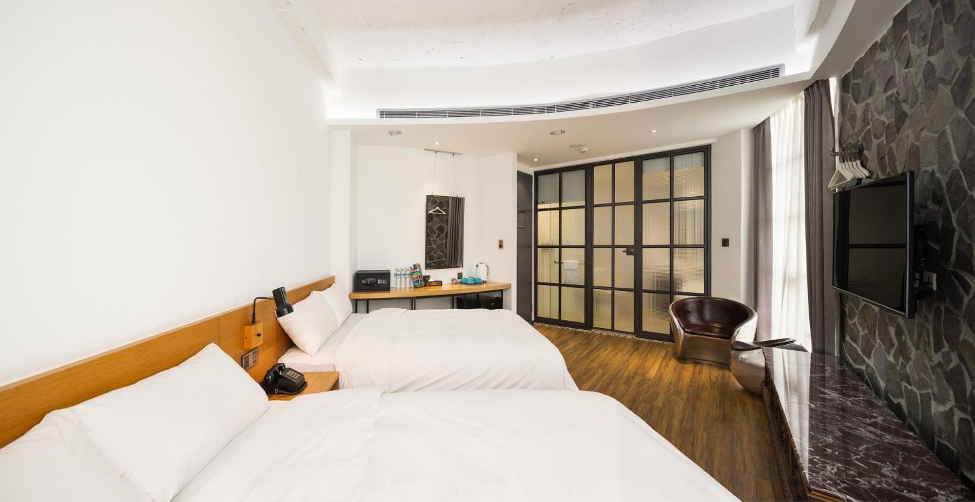 Bluesky Hotel Taichung Exterior foto