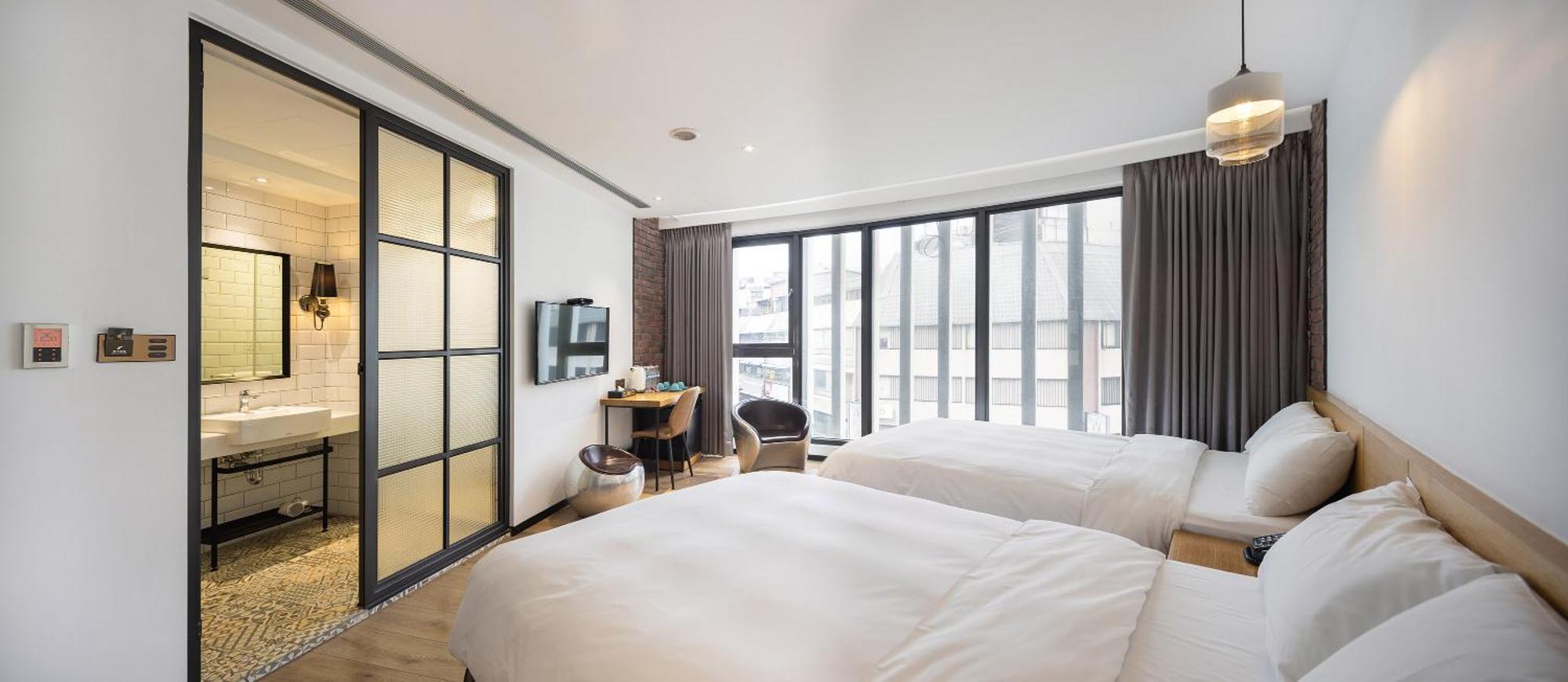 Bluesky Hotel Taichung Exterior foto